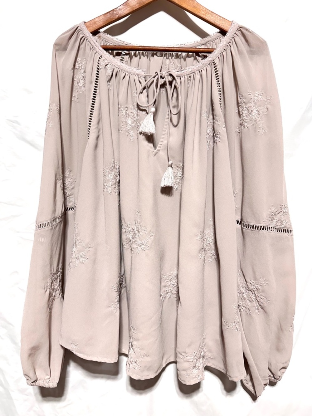 LOVE STITCH Embroidered Peasant Blouse Boho Poetcore Cottagecore Flowy